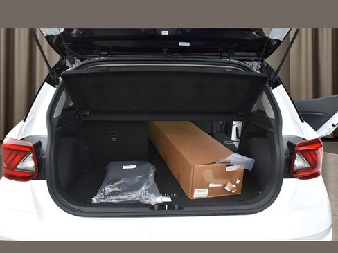 New 2026 Hyundai Venue SEL image 14