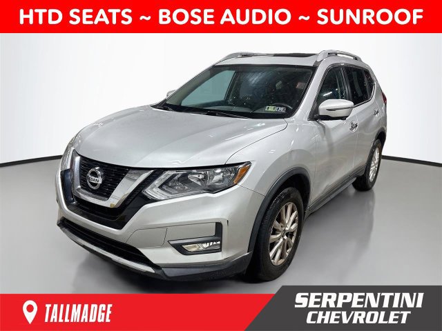 Used 2017 Nissan Rogue SV AWD/4WD image 1