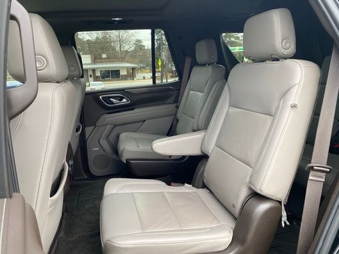 Used 2021 Chevrolet Tahoe Z71 w/ Z71 Signature Package image 17