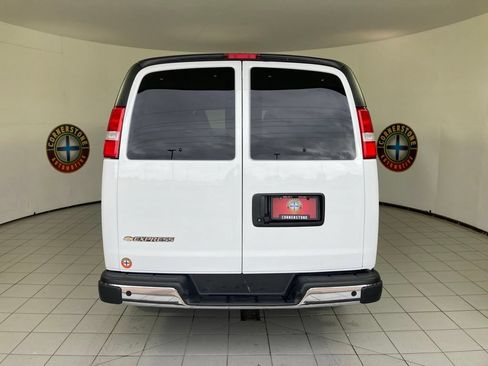 Used 2025 Chevrolet Express 3500 LT w/ LT Preferred Equipment Group RWD image 19