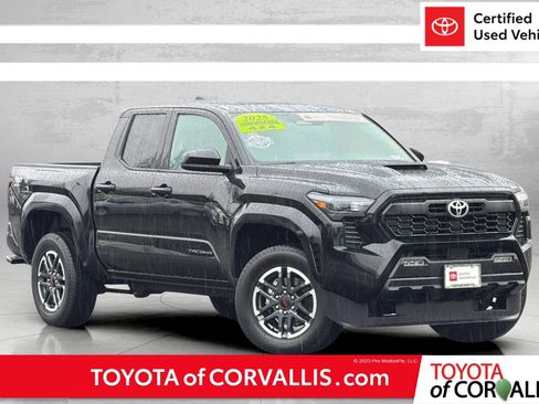 Certified 2025 Toyota Tacoma TRD Sport image 1