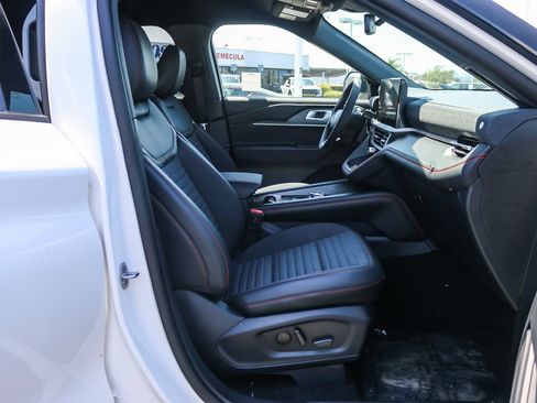 New 2026 Ford Explorer ST-Line w/ ST-Line Street Pack RWD image 19