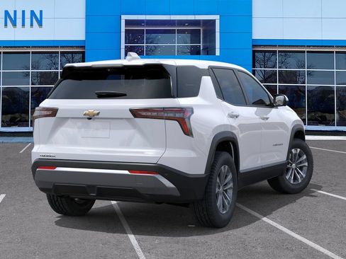 New 2026 Chevrolet Equinox LT w/ Safety and Technology Package FWD image 5