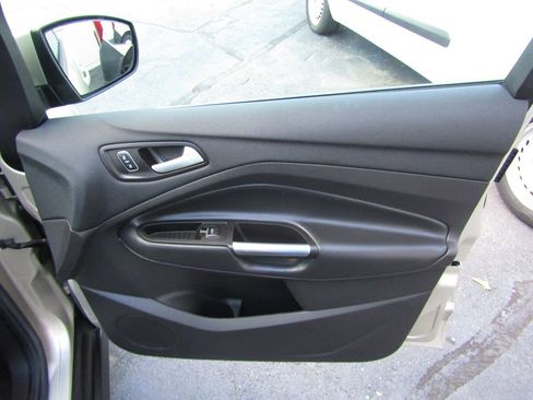 Used 2017 Ford C-MAX SE image 26