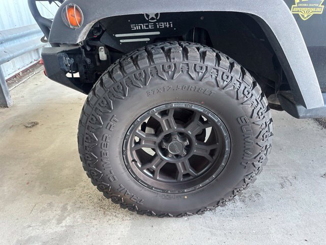 Used 2007 Jeep Wrangler Unlimited Sahara w/ Dual Top Group AWD/4WD image 15