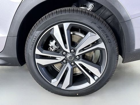 New 2026 Volvo V60 B5 Cross Country Plus w/ Climate Package image 32