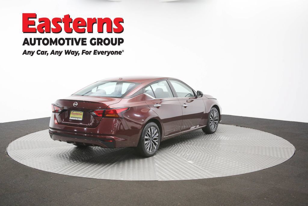 Used 2025 Nissan Altima 2.5 SV FWD image 38