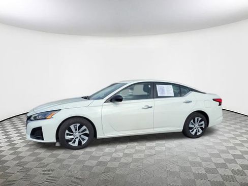 Used 2025 Nissan Altima 2.5 S image 4