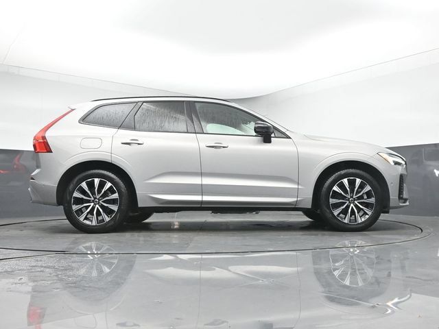 Used 2024 Volvo XC60 B5 Plus w/ Protection Package Premier AWD/4WD image 17