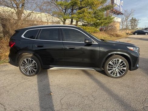 Used 2025 BMW X1 xDrive28i w/ Premium Package image 2