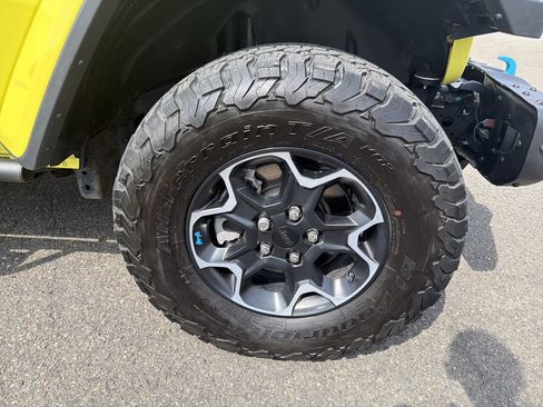 Used 2023 Jeep Wrangler Unlimited Rubicon 4xe w/ Dual Top Group AWD/4WD image 34