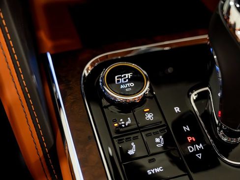 Used 2023 Bentley Flying Spur W12 AWD/4WD image 95