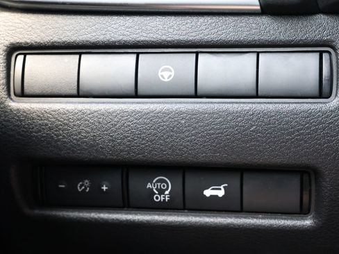 Used 2024 Nissan Rogue SV AWD/4WD image 25
