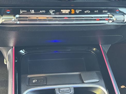 Used 2022 Mercedes-Benz GLB 35 AMG 4MATIC image 31