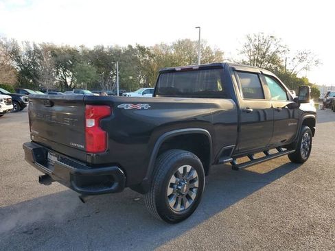 Used 2022 Chevrolet Silverado 2500 Custom w/ Custom Convenience Package image 4