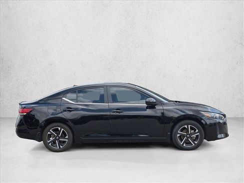 Used 2025 Nissan Sentra SV FWD image 4