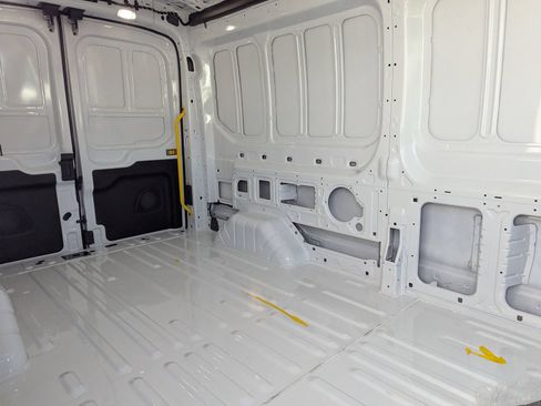 New 2026 Ford Transit 250 148 Medium Roof RWD image 43