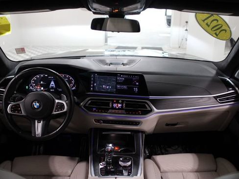 Used 2021 BMW X7 M50i w/ Dynamic Handling Package AWD/4WD image 2