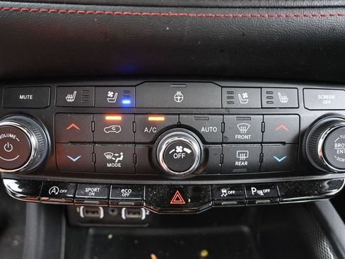 Used 2024 Dodge Durango GT AWD/4WD image 28