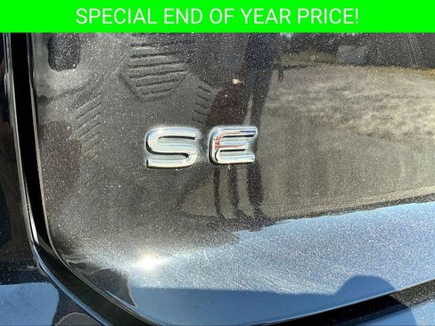 Used 2021 Volkswagen Atlas Cross Sport SE image 24