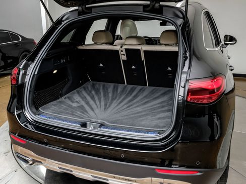 Used 2024 Mercedes-Benz GLC 300 4MATIC image 52