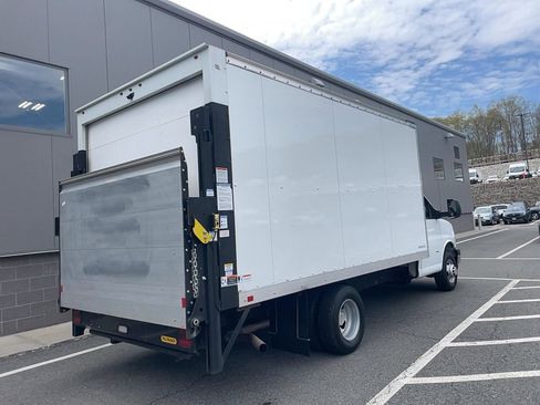 Used 2022 Chevrolet Express 3500 w/ Power Convenience Package RWD image 7
