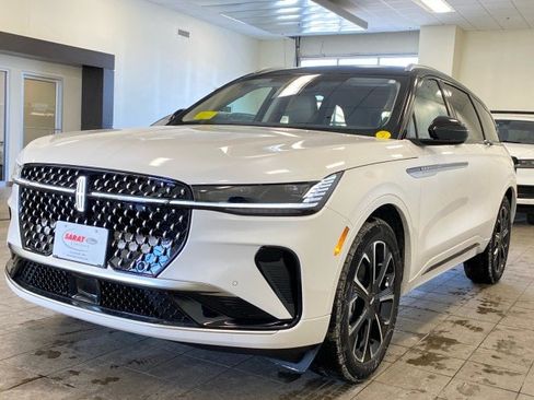 New 2026 Lincoln Nautilus Reserve image 4