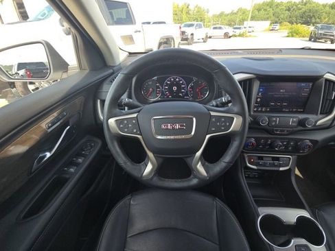 Used 2024 GMC Terrain Denali image 30
