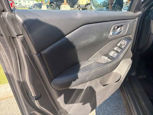 Used 2024 Nissan Rogue SV FWD image 18