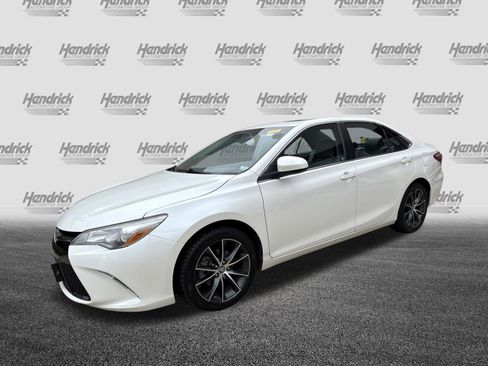 Used 2017 Toyota Camry XSE FWD image 6