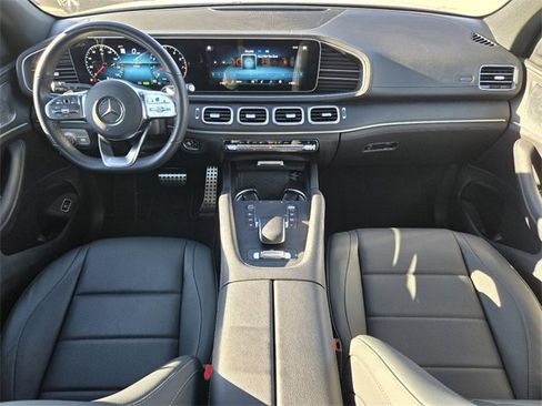 Used 2023 Mercedes-Benz GLS 450 4MATIC image 2