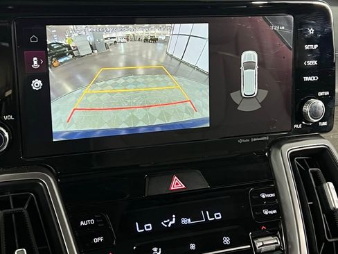 Used 2023 Kia Sorento EX w/ Panoramic Sunroof Package image 18
