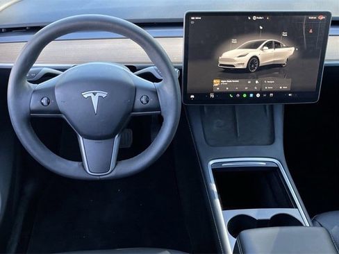 Used 2023 Tesla Model Y Long Range image 12