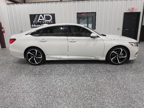 Used 2018 Honda Accord Sport image 8