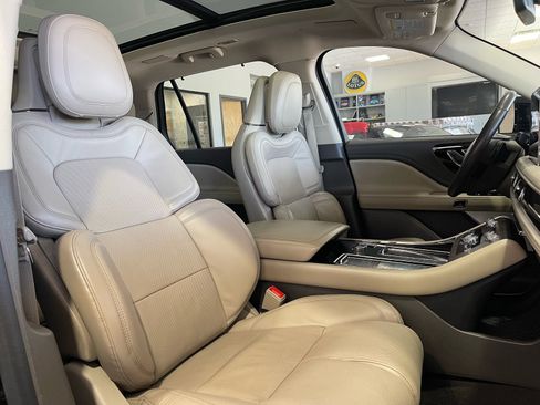 Used 2020 Lincoln Aviator Reserve w/ Equipment Group 202A AWD/4WD image 45