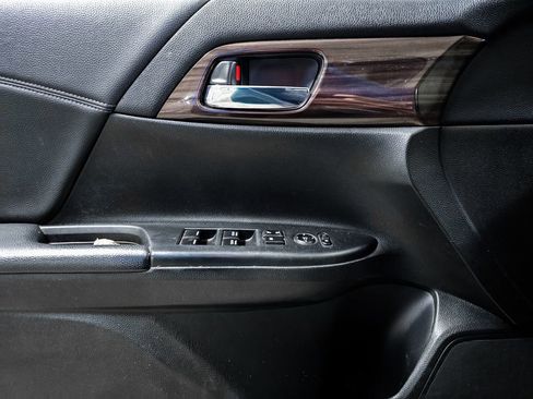 Used 2016 Honda Accord EX image 19