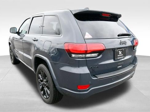 Used 2018 Jeep Grand Cherokee Altitude AWD/4WD image 5