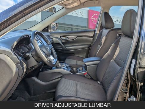 Used 2019 Nissan Rogue SV w/ Premium Package image 16