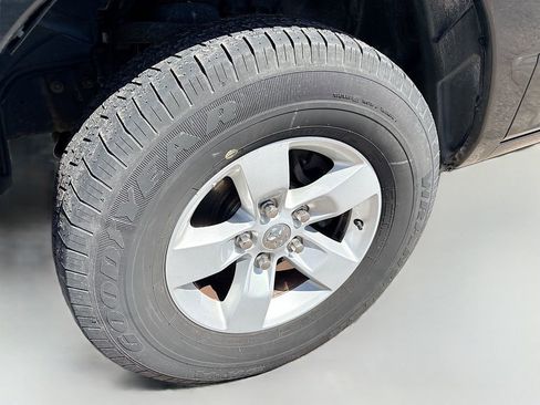 Used 2021 RAM 1500 Classic SLT image 28