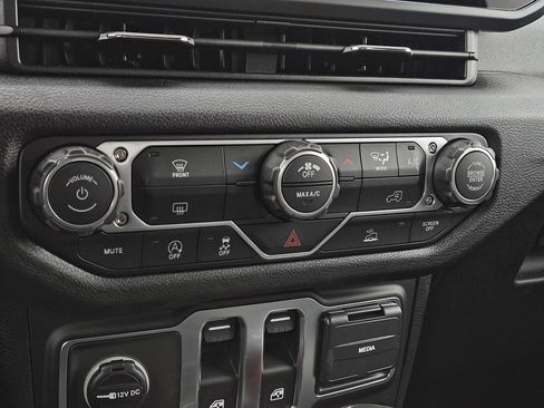 New 2026 Jeep Wrangler Sport AWD/4WD image 23