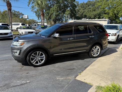 Used 2016 Ford Explorer Limited image 3