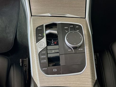 Used 2025 BMW 330i Sedan image 24