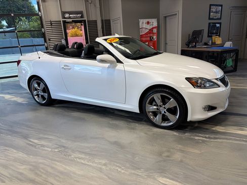Used 2011 Lexus IS 250C RWD image 29