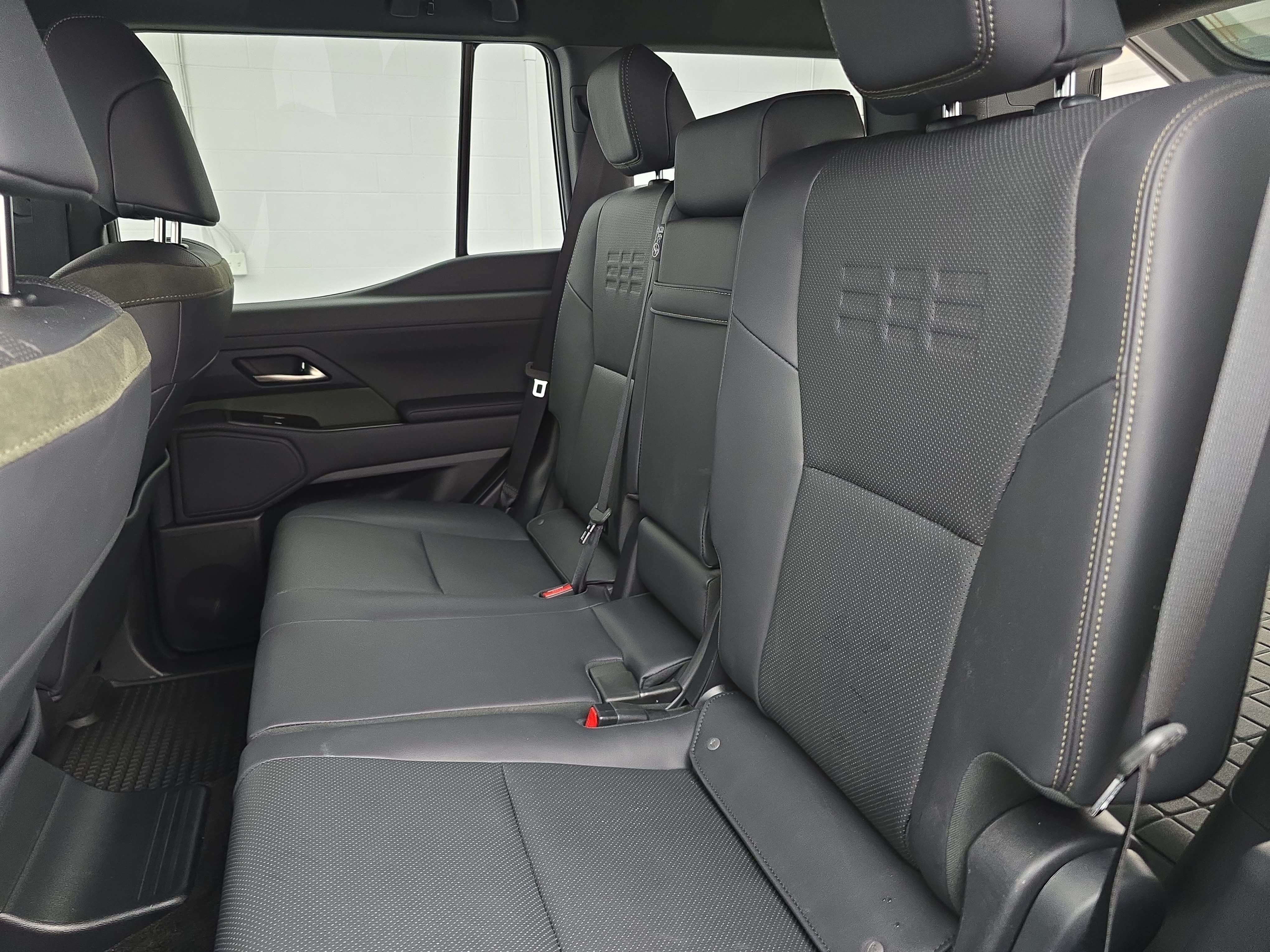 Used 2025 Lexus GX 550 AWD/4WD image 16