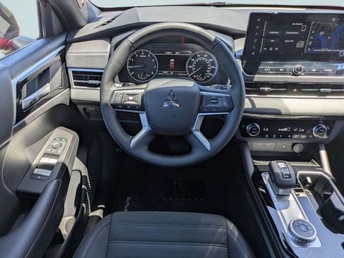 New 2026 Mitsubishi Outlander LE image 16