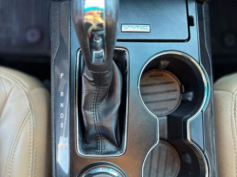 Used 2017 Ford Explorer XLT w/ Equipment Group 202A image 10