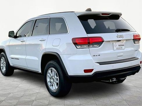 Used 2020 Jeep Grand Cherokee Laredo image 4