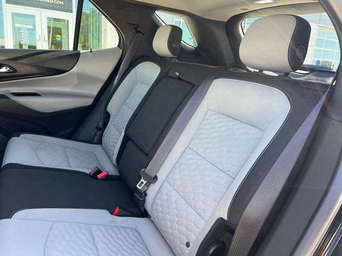Used 2018 Chevrolet Equinox LT AWD/4WD image 16