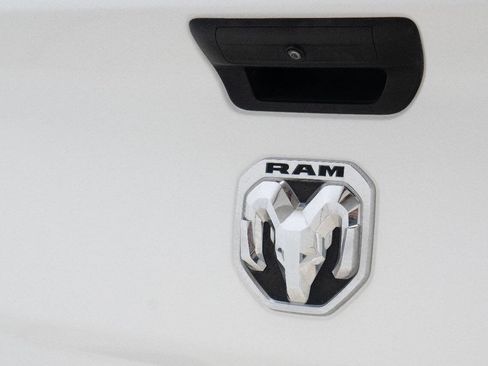 Used 2019 RAM 2500 Tradesman w/ Chrome Appearance Group AWD/4WD image 17
