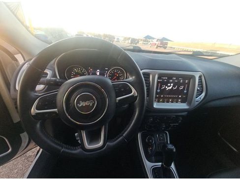 Used 2020 Jeep Compass Latitude w/ Popular Equipment Group image 24